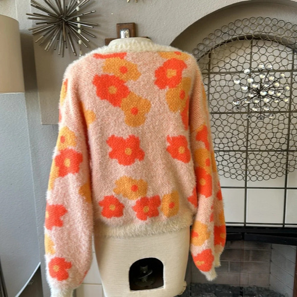 willow root cardigan and tank top set size medium orange daisys NWOT - Picture 8 of 10